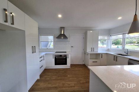 Photo of property in 4/766 Beach Road, Browns Bay, Auckland, 0630