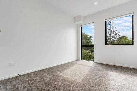 Photo of property in 523b Pakuranga Road, Howick, Auckland, 2010