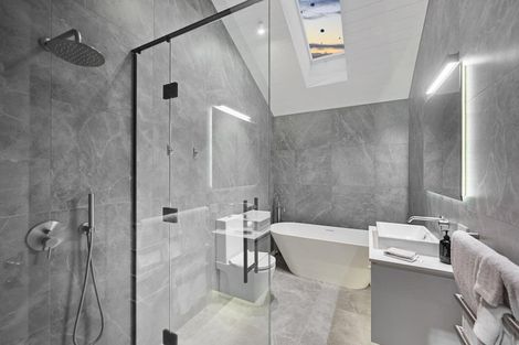 Photo of property in 24 Seacliffe Avenue, Belmont, Auckland, 0622