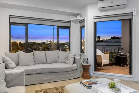 Photo of property in 1a/4 Fleet Street, Devonport, Auckland, 0624