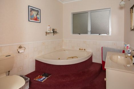 Photo of property in 1 Seymour Street, Picton, 7220