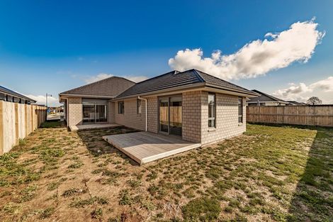 Photo of property in 35 Ruru Street, Cambridge, 3434