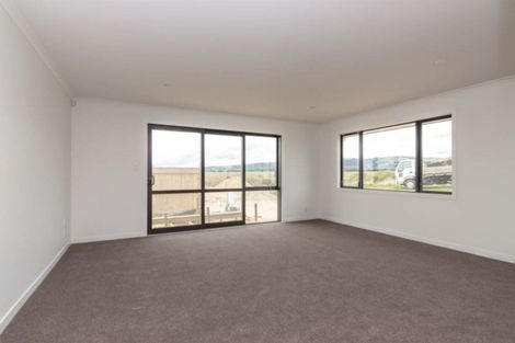 Photo of property in 33 Silicon Way, Fitzherbert, Palmerston North, 4410
