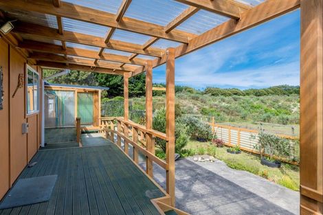 Photo of property in 2 Barclay Grove, Hokio Beach, Levin, 5571