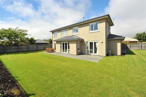 Photo of property in 35 Mataroa Place, Parklands, Christchurch, 8083