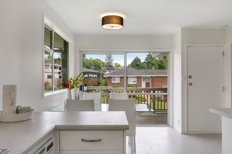 Photo of property in 87 Beechdale Crescent, Pakuranga Heights, Auckland, 2010