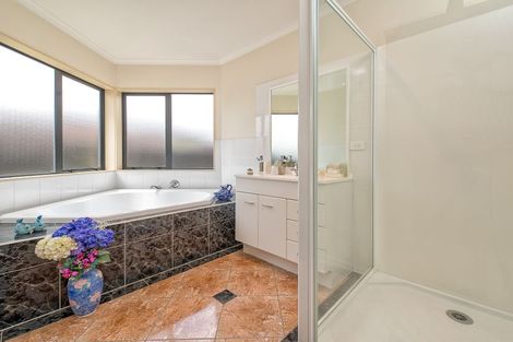 Photo of property in 8 Morewa Place, Takanini, 2112