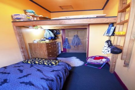 Photo of property in 127 Hargest Crescent, Saint Clair, Dunedin, 9012