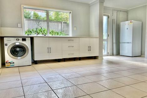 Photo of property in 787 East Coast Road, Northcross, Auckland, 0630