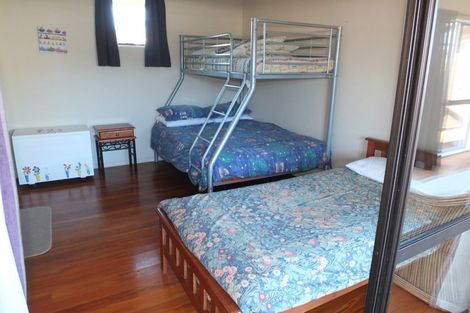 Photo of property in 30 Pratt Avenue, Foxton Beach, Foxton, 4815