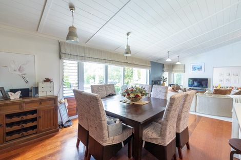 Photo of property in 1 Holden Way, Fitzherbert, Palmerston North, 4471