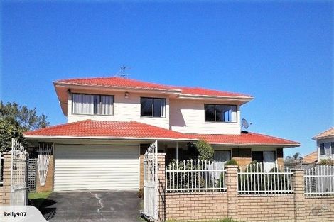 Photo of property in 16 Oliver Twist Avenue, Mellons Bay, Auckland, 2014