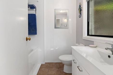 Photo of property in 110 Harbour View Road, Omokoroa, 3114