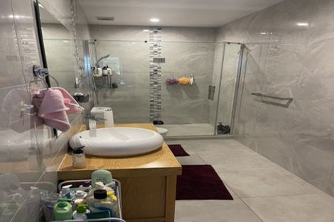 Photo of property in 15b Glendhu Road, Bayview, Auckland, 0629