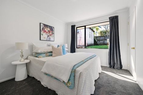 Photo of property in 9 Louvain Place, Greenhithe, Auckland, 0632