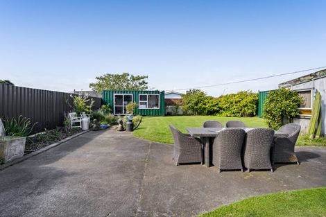 Photo of property in 96 Blake Street, Waitara, 4320