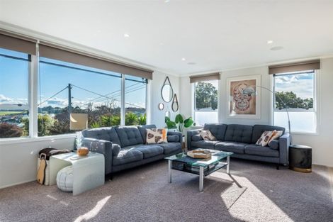 Photo of property in 1/719 East Coast Road, Browns Bay, Auckland, 0630