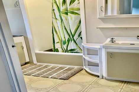 Photo of property in 4 Wyvern Place, Glenfield, Auckland, 0629