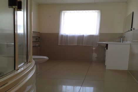 Photo of property in 134 Pigeon Mountain Road, Half Moon Bay, Auckland, 2012