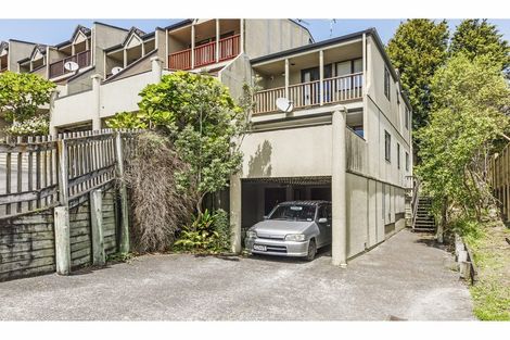 Photo of property in 1/7 Pannill Place, Oteha, Auckland, 0632