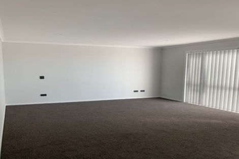 Photo of property in 5 Wairepo Street, Takanini, 2112