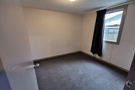 Photo of property in 39 Akaroa Drive, Maupuia, Wellington, 6022