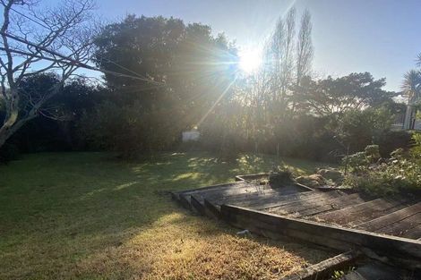 Photo of property in 11 Idyll Place, Northcross, Auckland, 0632