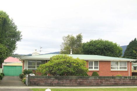 Photo of property in 28 Henry Street, Ebdentown, Upper Hutt, 5018