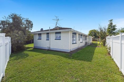 Photo of property in 2/6 Hemsway Place, Sunnyhills, Auckland, 2010