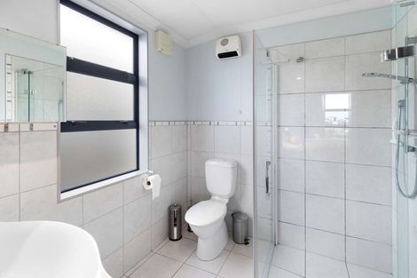 Photo of property in 107 Ruapehu Drive, Fitzherbert, Palmerston North, 4410