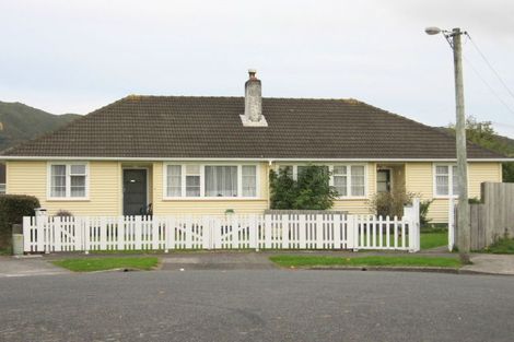 Photo of property in 6 Barton Grove, Naenae, Lower Hutt, 5011