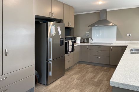 Photo of property in 3 Endeavour Place, One Tree Point, 0118