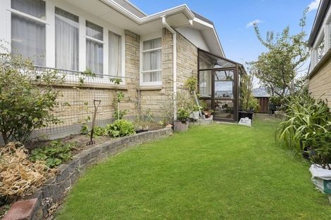 Photo of property in 24 Westview Grove, Miramar, Wellington, 6022