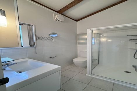 Photo of property in 949 East Coast Road, Torbay, Auckland, 0630