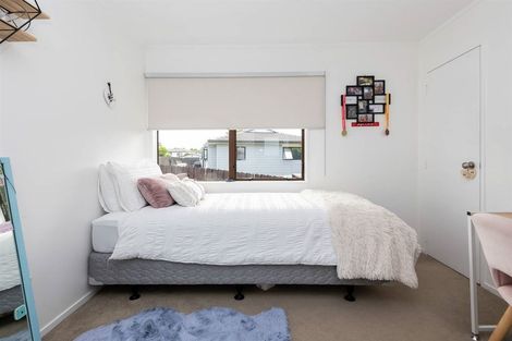 Photo of property in 1/15 Coubray Place, Botany Downs, Auckland, 2010