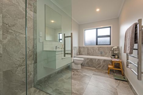 Photo of property in 1 Serenity Crescent, Kelvin Grove, Palmerston North, 4414