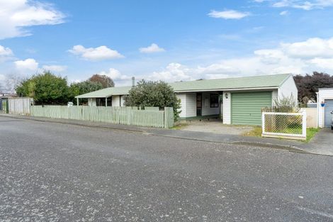 Photo of property in 27 Charles Street, Levin, 5510