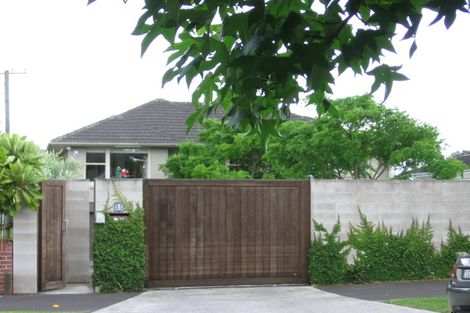 Photo of property in 8 Harbour View Road, Point Chevalier, Auckland, 1022