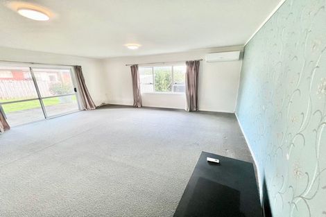 Photo of property in 787 East Coast Road, Northcross, Auckland, 0630