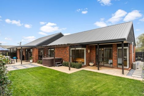 Photo of property in 21 Giles Place, Shirley, Christchurch, 8061