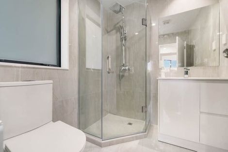 Photo of property in 5 Liban Place, Massey, Auckland, 0614