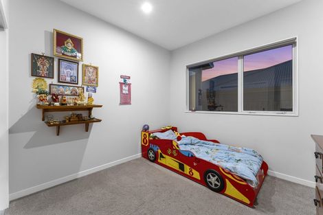 Photo of property in 10 Barrique Road, Kumeu, 0810