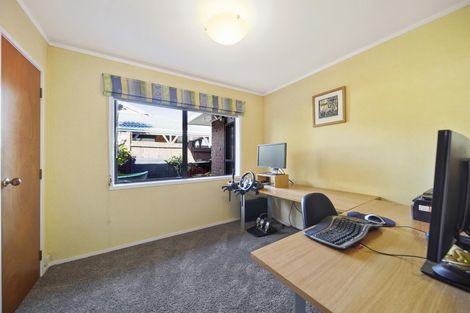 Photo of property in 13 Voltaire Court, Botany Downs, Auckland, 2010