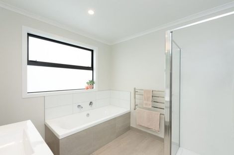 Photo of property in 5 Ernie Way, Mount Maunganui, 3116