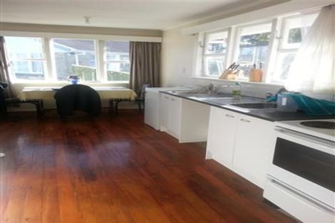 Photo of property in 28 Bellona Place, Cannons Creek, Porirua, 5024