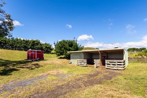 Photo of property in 159 Pukenamu Road, Te Horo, Otaki, 5581