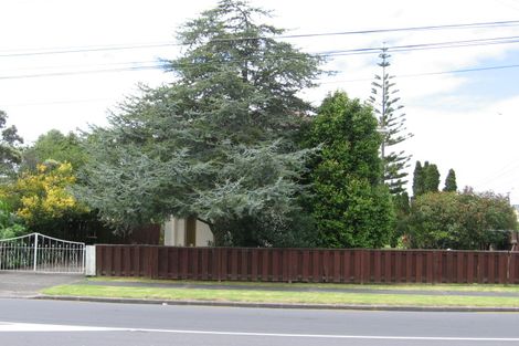 Photo of property in 2/773 Beach Road, Browns Bay, Auckland, 0630