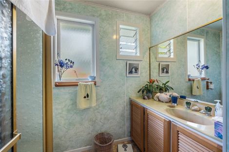 Photo of property in 40 Wellesley Road, Mangere Bridge, Auckland, 2022