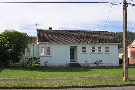 Photo of property in 6 Gillespie Street, Taita, Lower Hutt, 5011