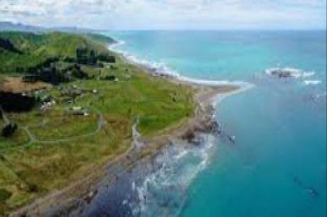 Photo of property in 28 Reefview Way, Flat Point, 5883